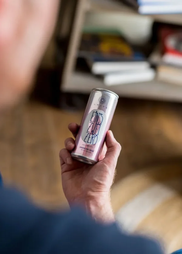 Leitz Eins Zwei Zero Non-Alcoholic Canned Rosé - Image 3