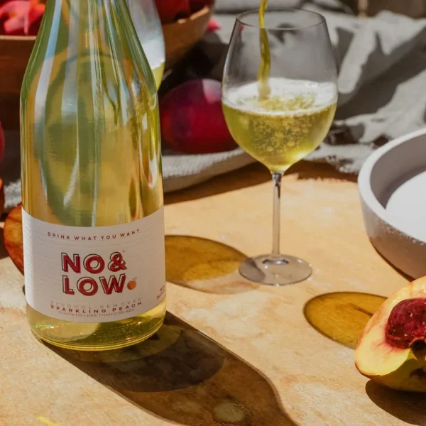 No & Low Sparkling Peach – Non-Alcoholic Sparkling Peach Wine - Image 4