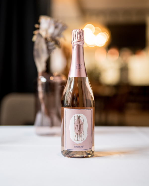 Leitz Eins Zwei Zero Non-Alcoholic Rosé - Image 2