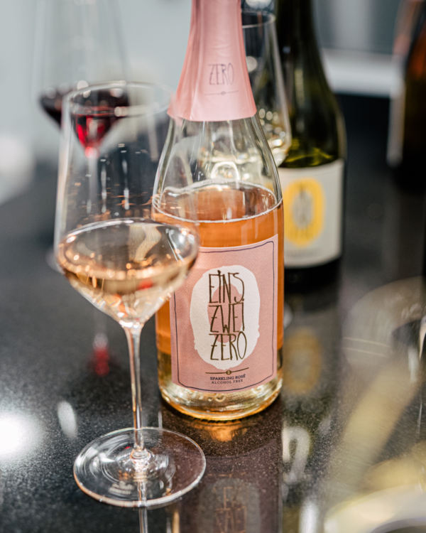 Leitz Eins Zwei Zero Non-Alcoholic Rosé - Image 3